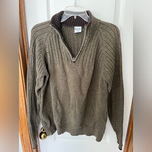 Men’s Columbia Zip up Sweater size medium